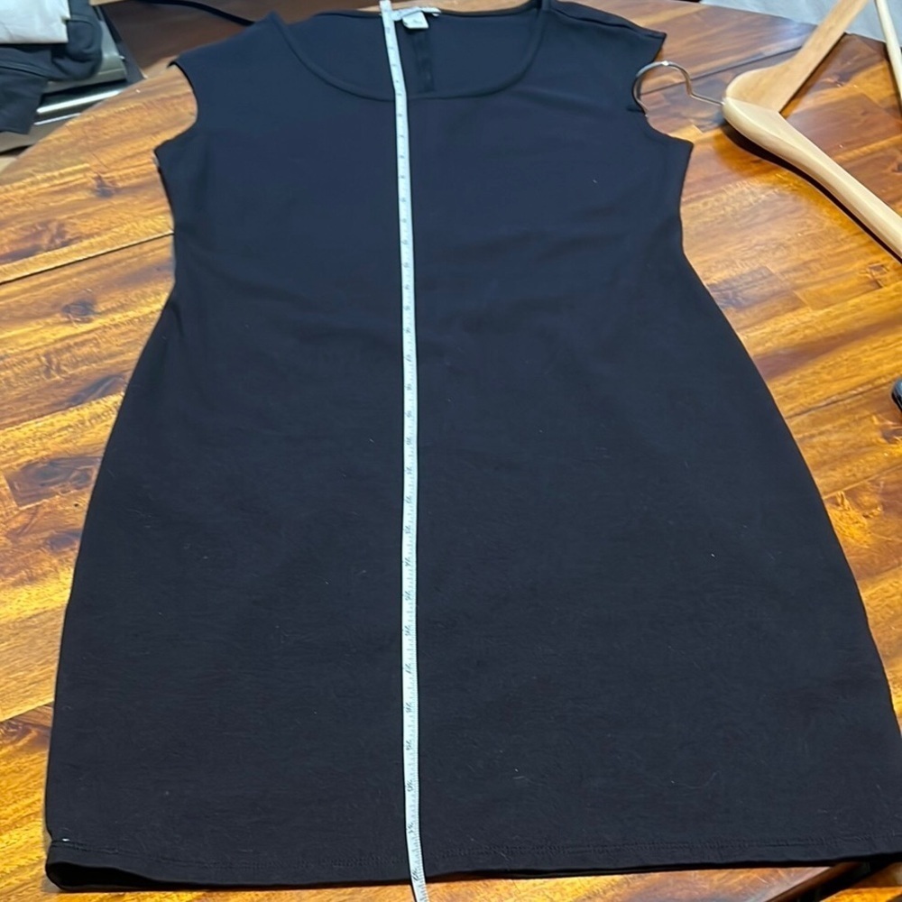 Nine West Classic Little Black Dress W/Capped Sleeves EUC - Picture 4 of 9